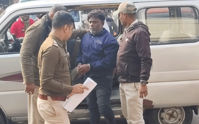 সন্দেশখালিতে পুলিশ নিগ্রহের ঘটনায় গ্রেফতার শেখ শাজাহান অনুগামী