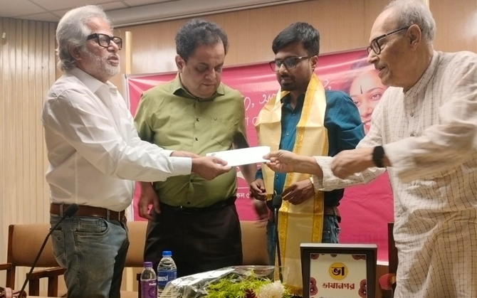 ‘মল্লিকা সেনগুপ্ত পুরস্কার’-সম্মানিত তরুণ কবি অবিন রায়চৌধুরী