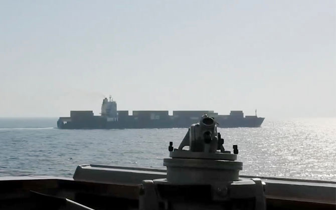 মার্কিন রণতরীতে ইরানের ড্রোন হামলা