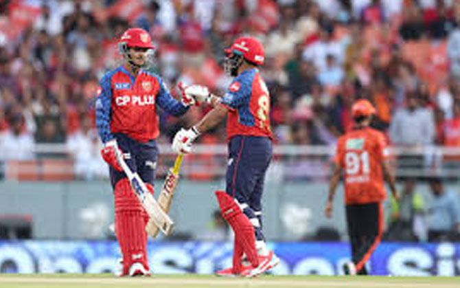 অর্শদীপ সিং, প্রভসিমরনের ঝোড়ো ব্যাটিং, মুম্বই ইন্ডিয়ান্সকে ৭ উইকেটে উড়িয়ে দিল পাঞ্জাব কিংস