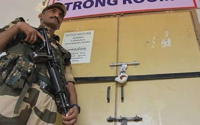 কড়া নিরাপত্তায় স্ট্রংরুমে ইভিএম, গণনার আগে রাজ্যজুড়ে নজিরবিহীন প্রস্তুতি