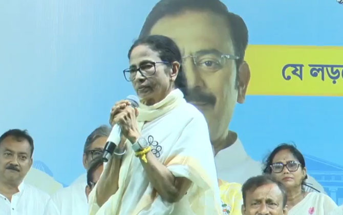 রেকর্ড ভোট ! ৯২ শতাংশ ছুঁয়ে জাতীয় নজিরের পথে বাংলার প্রথম দফা। ‘জয় নিশ্চিত’ মন্তব্য মমতার