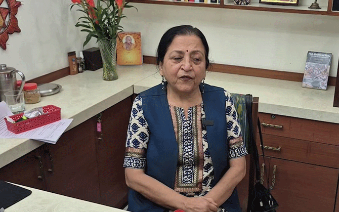 মোদিকে নিয়ে ভুয়ো তথ্য, মধু কিশওয়ারের বিরুদ্ধে এফআইআর