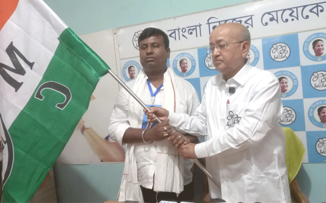 নির্বাচনের ৭২ ঘন্টা আগেই দলবদল মুর্শিদাবাদে