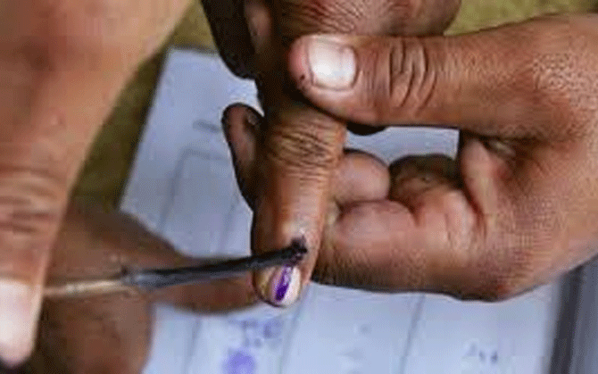 ৯০ শতাংশ অতিক্রম শেষ দফার ভোটে। শান্তিতে নির্বাচন দাবি মোদির, “অবাধ ভোটের নামে দিনভর অত্যাচার” বললেন মমতা