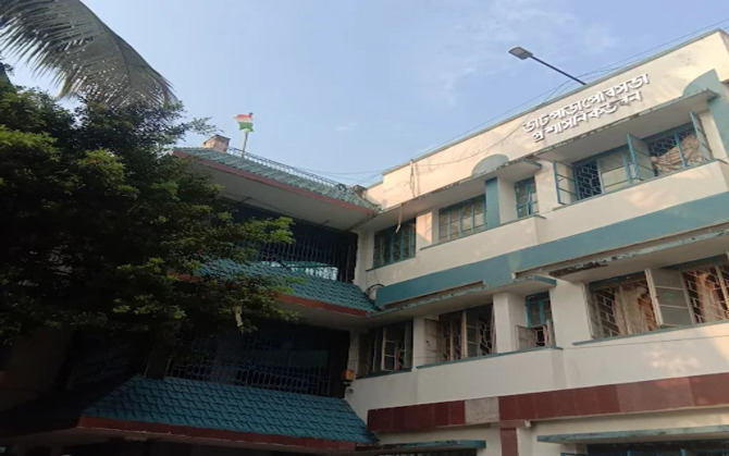 হালিশহরের পর ভাটপাড়াতেও পুরবোর্ডে ভাঙন, একযোগে ইস্তফা ৩০ কাউন্সিলরের! পদ ছাড়লেন চেয়ারম্যানও