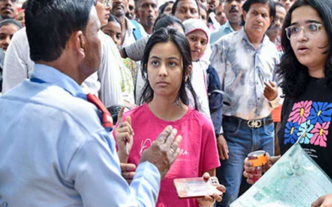 কেন্দ্রীয় প্রবেশিকা পরীক্ষায় ফের ত্রুটি ! একাধিক কেন্দ্রে যান্ত্রিক গোলযোগে থমকাল ‘কুয়েট’, সময় বদলের বিজ্ঞপ্তি এনটিএ-র