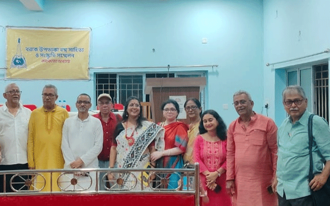 ‘শহীদ তর্পণ’-এ কবি-সাহিত্যিকদের কণ্ঠে উনিশের আহ্বান
