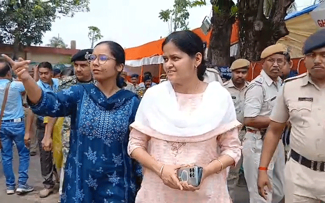 সীমান্তে কাঁটাতার, ঘোজাডাঙায় বৈঠক উত্তর ২৪ পরগনা জেলাশাসকের