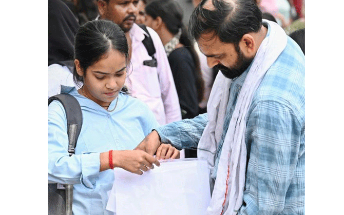 প্রশ্নপত্র ফাঁসের অভিযোগে বাতিল নিট ইউজি। নতুন পরীক্ষার দিন ঘোষণা শীঘ্রই