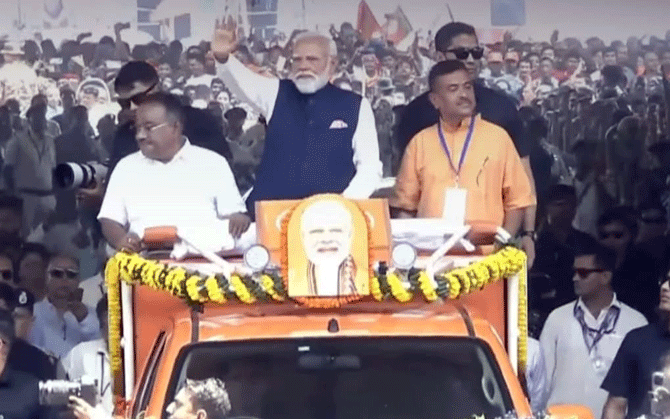 গেরুয়া জনসমুদ্রের আবহে ব্রিগেডে শুভেন্দু। শপথ অনুষ্ঠানে উপস্থিত মোদি-শাহ সহ ১৬ রাজ্যের মুখ্যমন্ত্রী