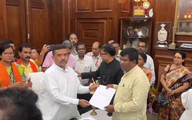 নন্দীগ্রামের আসন ছাড়লেন শুভেন্দু, স্পিকারের কাছে জমা দিলেন ইস্তফাপত্র