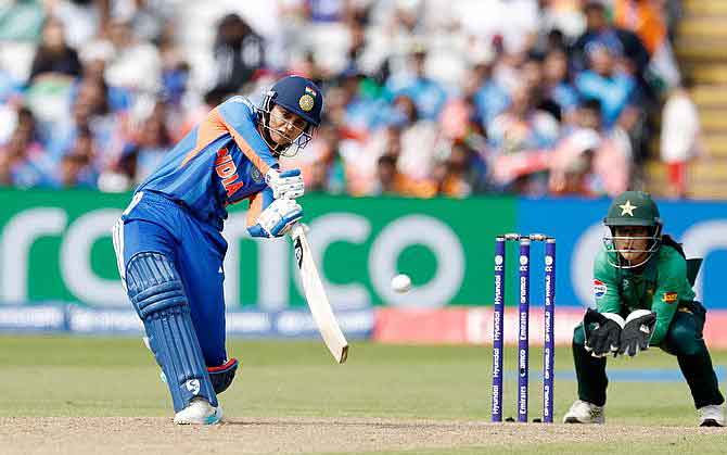 পাকিস্তানকে ৬৪ রানে উড়িয়ে মহিলাদের টি২০ বিশ্বকাপে দারুণ শুরু ভারতের