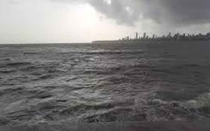 মেঘহীন আকাশ, উধাও বৃষ্টি ! মৌসুমি বায়ুর ছন্দপতনে উদ্বিগ্ন দেশ, বর্ষার ঘাটতি ৬৪ শতাংশ