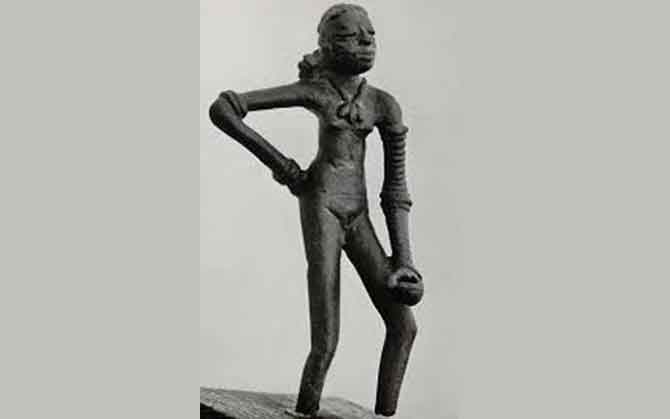 সিন্ধু সভ্যতার ‘নৃত্যরত নারী’র শরীরে ছায়ার আচ্ছাদন ! এনসিইআরটি-র নতুন পাঠ্যবই ঘিরে বিতর্ক