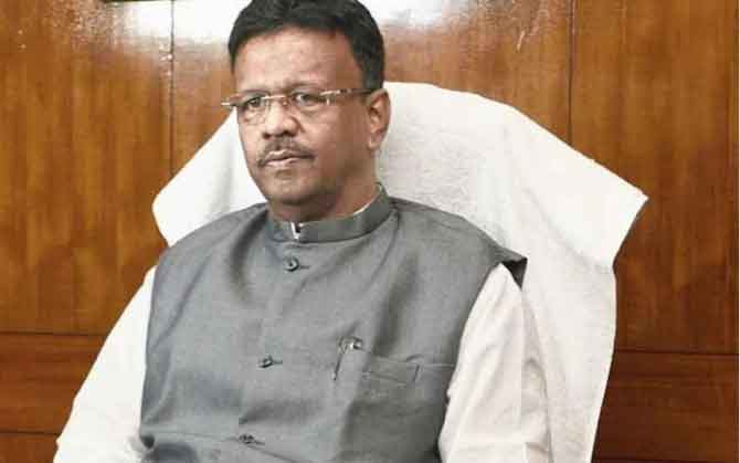 কলকাতার মেয়র পদ ছাড়লেন ফিরহাদ, মমতার অনুমোদনেই ইস্তফা ?