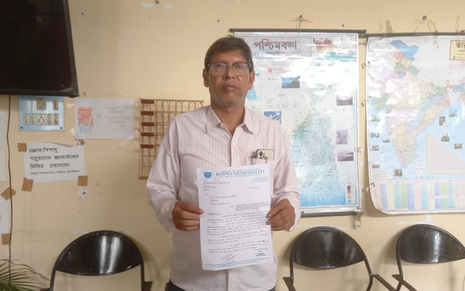 ভাঙল দাঁইহাট পুরবোর্ড, ইস্তফা কাটোয়া পুরসভার তৃণমূল পুরপ্রধানের