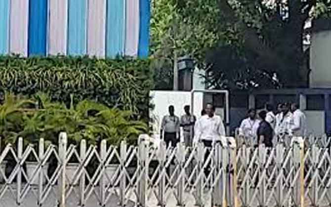 নবান্নের এক ছাদের নীচে তৃণমূলের দুই শিবির, শুভেন্দুর বৈঠকে হাজির ঋতব্রত-কুণাল-ফিরহাদ