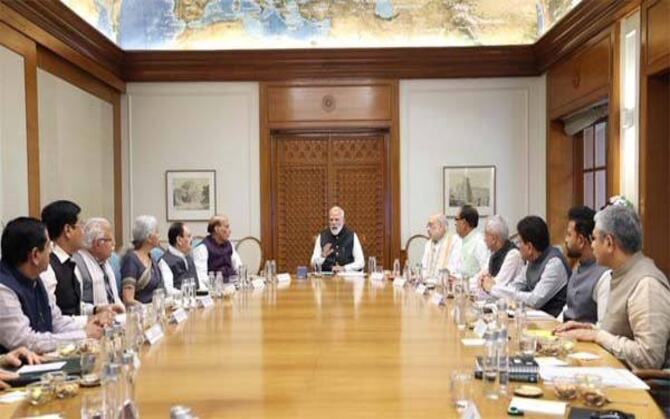 পশ্চিম এশিয়ায় অব্যাহত যুদ্ধ পরিস্থিতি, জ্বালানি নিরাপত্তা ও সরবরাহে জরুরি বৈঠকে প্রধানমন্ত্রী মোদি