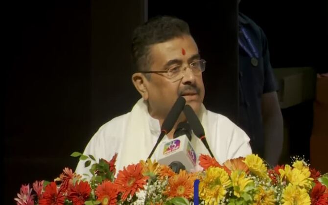 বিধায়ক প্রশিক্ষণ শিবিরে বাম-তৃণমূল জমানার সমালোচনা করেও, ঐক্যের বার্তা মুখ্যমন্ত্রী শুভেন্দুর। দল ভাঙানোর অভিযোগে ওয়াকআউট কুণালের