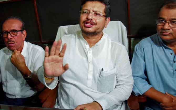 ‘তৃণমূল আমরাই’, জ্ঞানেশের কাছে দাবি ঋতব্রতদের, তবে কি দলের তহবিল হারাবেন মমতা ?