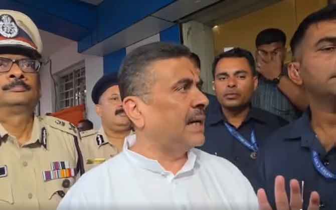 বারুইপুরে নির্যাতিতার পরিবারের সঙ্গে সাক্ষাৎ মুখ্যমন্ত্রীর । ডিজি-কে ৭২ ঘণ্টায় রিপোর্টের নির্দেশ
