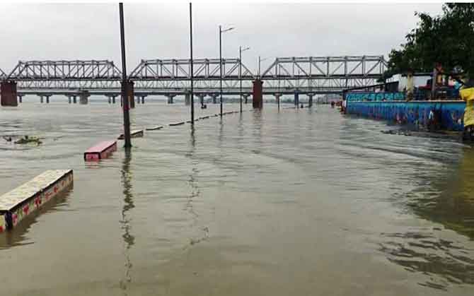 উত্তরপ্রদেশে প্লাবনের আশঙ্কা, ফুঁসছে নারায়ণী-গণ্ডক