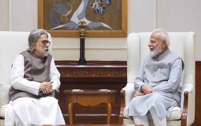 এনডিএ বৈঠকে মোদি-শাহের পাশে সুদীপ, ঐক্যের বার্তা দিয়েও গরহাজির এনসিপিআই-এর তিন সাংসদ