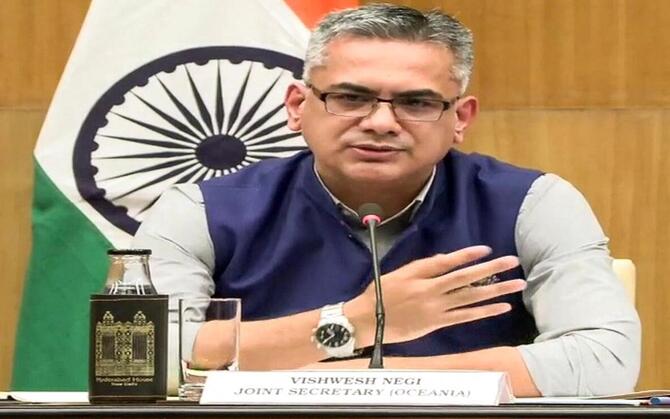 পশ্চিম এশিয়ায় উত্তেজনার আবহে ইরানে রাষ্ট্রদূত বদল ভারতের, হরমুজ ঘিরে বাড়ছে চাপানউতোর