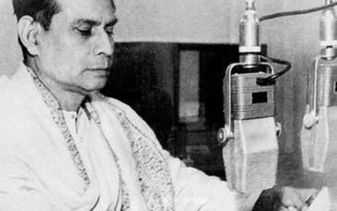 বীরেন্দ্রকৃষ্ণ ভদ্রের স্মৃতিতে তিন প্রস্তাব, আকাশবাণীতে আবক্ষ মূর্তি