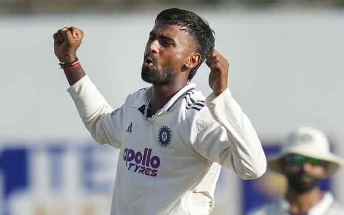মানব সুতারের ১০ উইকেট, গল টেস্টে শ্রীলঙ্কাকে ১৬৫ রানে উড়িয়ে দিল ভারত