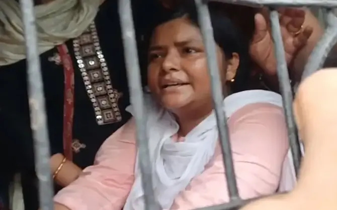 বামেদের আইন অমান্য ও ‘জেল ভরো’ কর্মসূচিতে উত্তেজনা, মীনাক্ষী মুখার্জি-সহ একাধিক নেতানেত্রী গ্রেফতার
