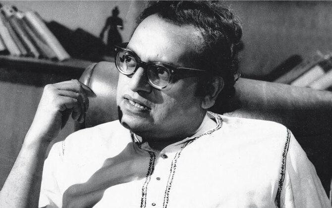 ইয়েস স্যর, উৎপল হাজির