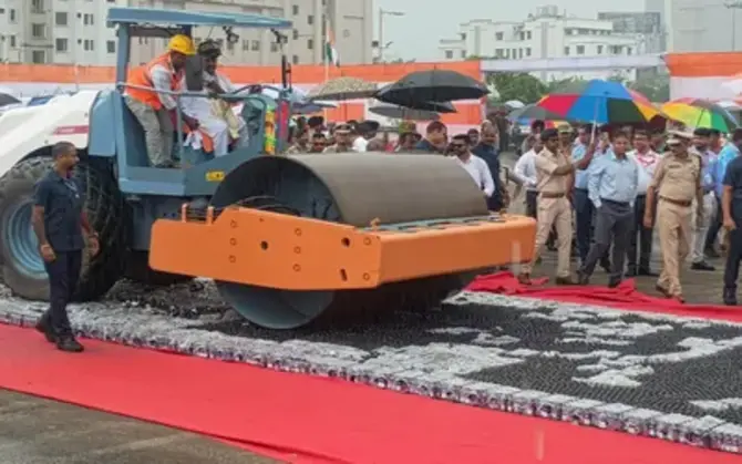 ইকোপার্কে ৩ লক্ষ ১০ হাজার ফেনসিডিলে বুলডোজার, নিষিদ্ধ কাফ সিরাপ ব্যবসা বন্ধের কড়া বার্তা মুখ্যমন্ত্রীর