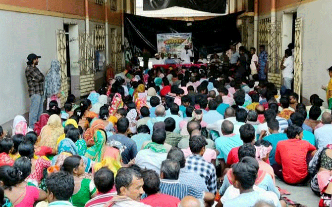 বন্যা বিধ্বস্ত মালদহ, ১০ হাজার দুর্গত পরিবারকে সহায়তা পতাকা শিল্প গোষ্ঠীর