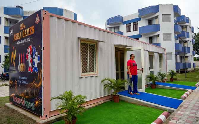 এশিয়ান গেমসের ব্যতিক্রমী প্রস্তুতি, কন্টেনারে রাত কাটাচ্ছেন ভারতীয় অ্যাথলিট