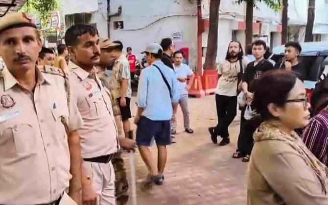 শব্দতান্ডব রুখতে প্রতিবাদ, উন্মত্ত প্রহারে দিল্লিতে মৃত্যু মণিপুরের সংগীতশিল্পীর । আইনশৃঙ্খলা নিয়ে শাহকে প্রশ্ন রাহুলের