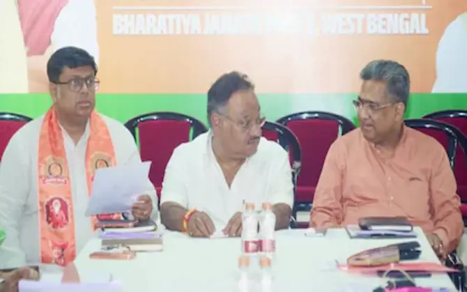 পুরভোটের জোর প্রস্তুতিতে পদ্মশিবির ! বাড়ি বাড়ি প্রচারে নিবিড় জনসংযোগ, ইস্তেহার তৈরিতে জনমতকেই প্রাধান্য