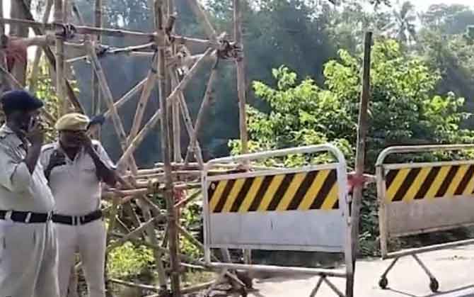 গাইঘাটায় ‘এনকাউন্টার’, পুলিশের বন্দুক ছিনিয়ে গুলি, আত্মরক্ষায় জলাশয়ে ঝাঁপ পুলিশ কর্মীর