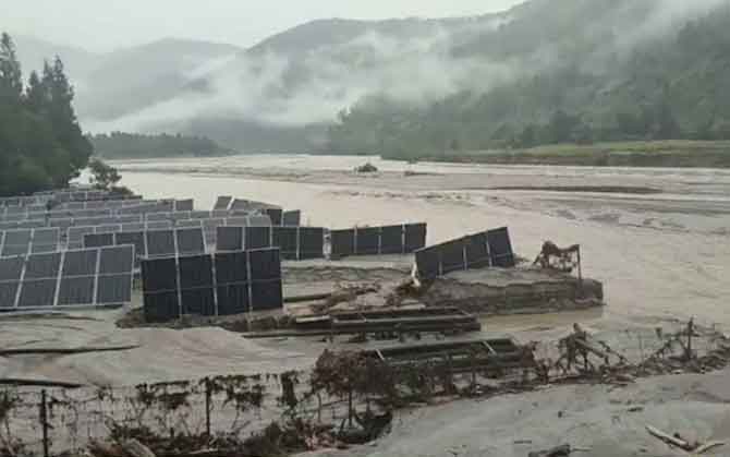 ভুটানে হিমবাহের হ্রদ ভেঙে হড়পা বান, বিপর্যস্ত একাধিক এলাকা ! উত্তরবঙ্গ-অসমে বন্যার আশঙ্কা