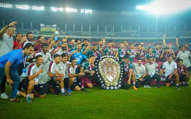 ইস্টবেঙ্গলকে হারিয়ে ২২ বার শিল্ড চ্যাম্পিয়ন মোহনবাগান