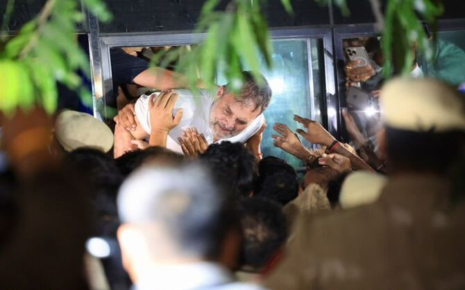 জ্ঞানেশ-বিরোধী বিক্ষোভে বুধেও উত্তাল দিল্লি! যন্তরমন্তরে ফের আটক রাহুল গান্ধী সহ বিরোধী সাংসদরা